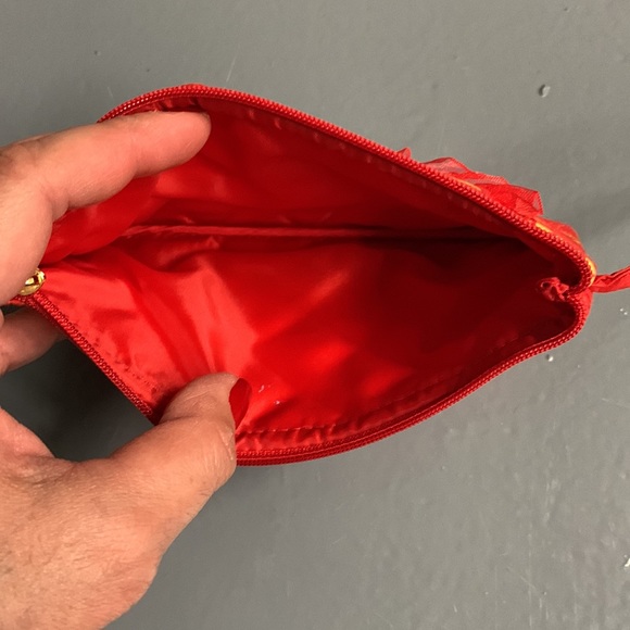 Red Purse with Lucky Gold Dragon Chinese envelope style bag with red strap - Picture 5 of 5